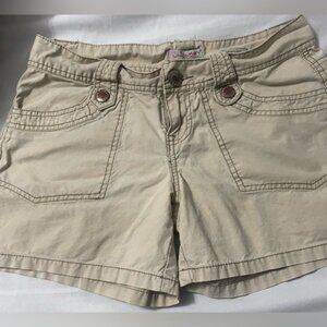 UNIONBAY Adorable Retro Tan Women's Cargo Shorts with Blue Thread Detail Size 9